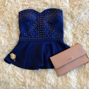 Beautiful blue top perfect for summer !